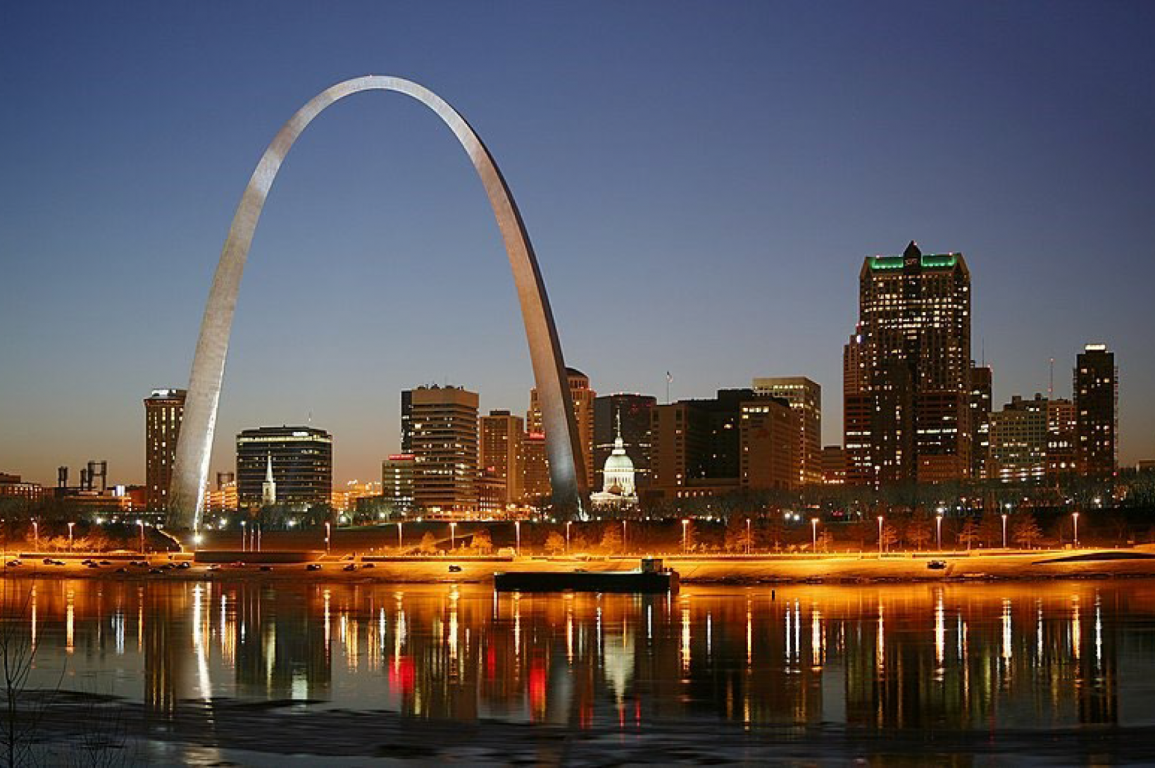 Image of St. Louis skyline at dusk